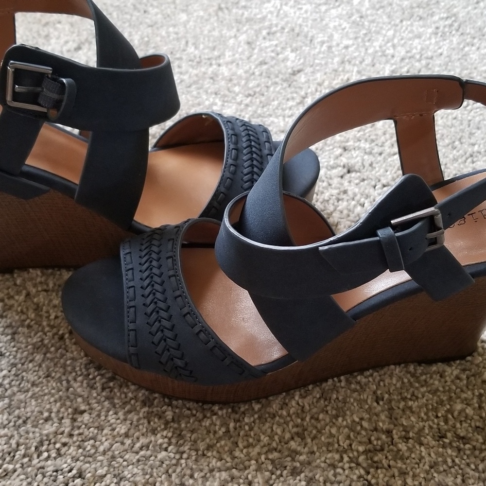 Indigo rd. Wedges size 10